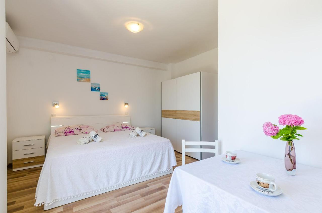Apartments Cypress Sea Cove สลาโน ภายนอก รูปภาพ
